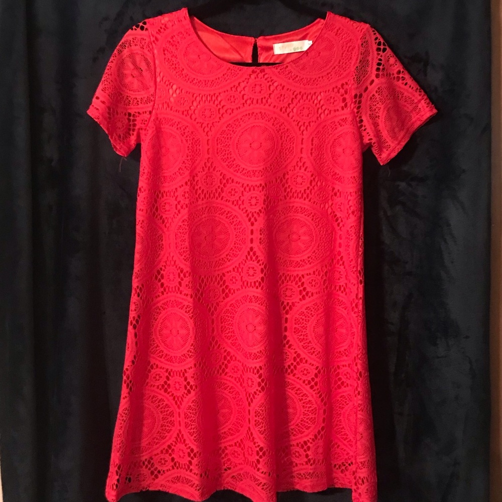 Red short sleeved dress